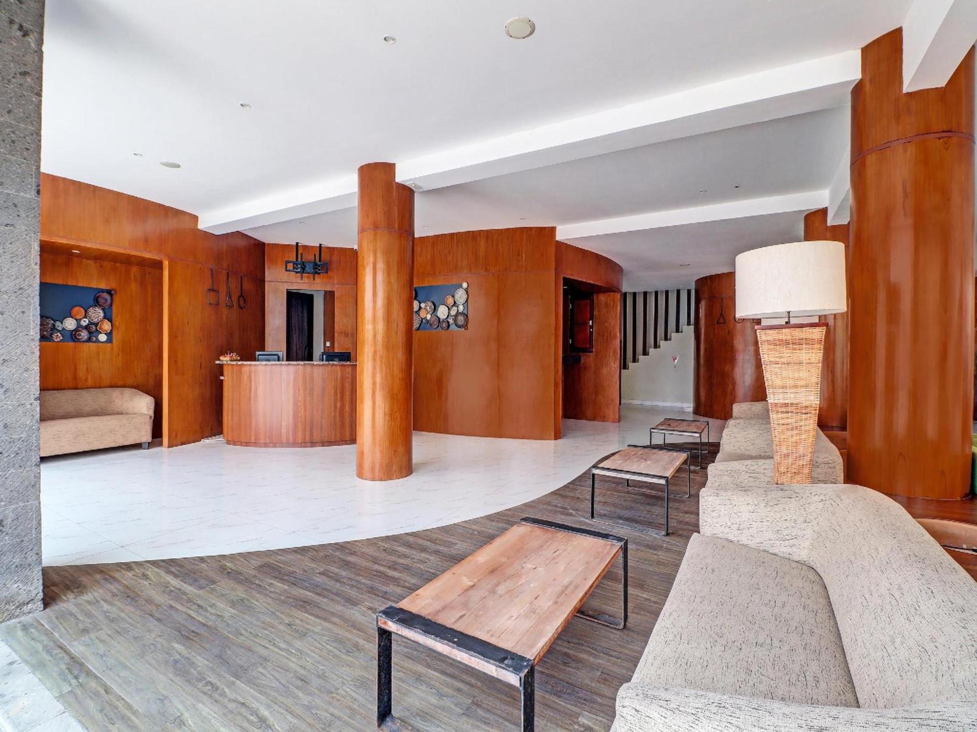 Townhouse Oak Signature Hotel Sanur Extérieur photo